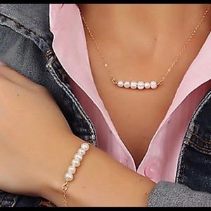Pearl necklace and bracelet set gold